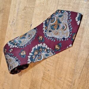 Vintage‎ Christian Dior Burgundy Tie Paisley Leaves Forrest Green 100% Silk Fall